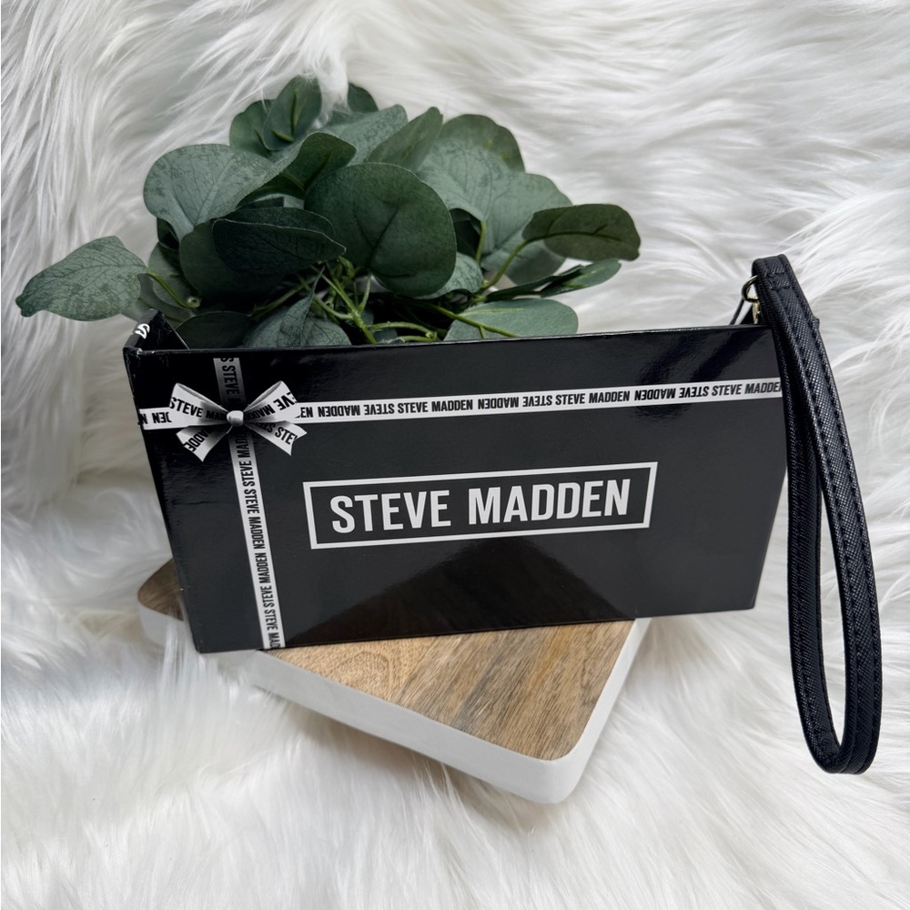 NIB Steve Madden Black Wristlet/wallet/clutch - Picture 2 of 4
